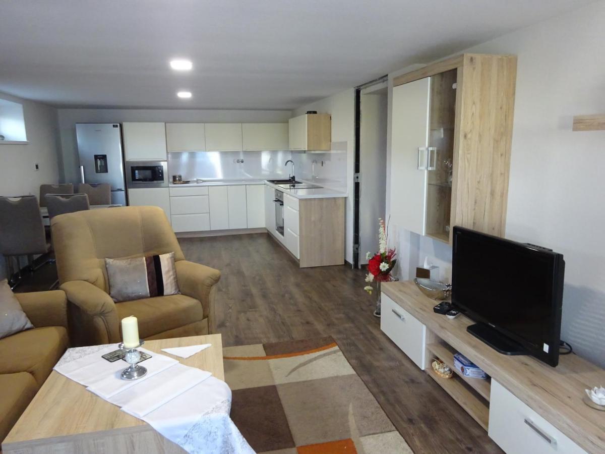 Family Friendly Apartment 3 Adults Plus Child Ruzomberok Exterior photo